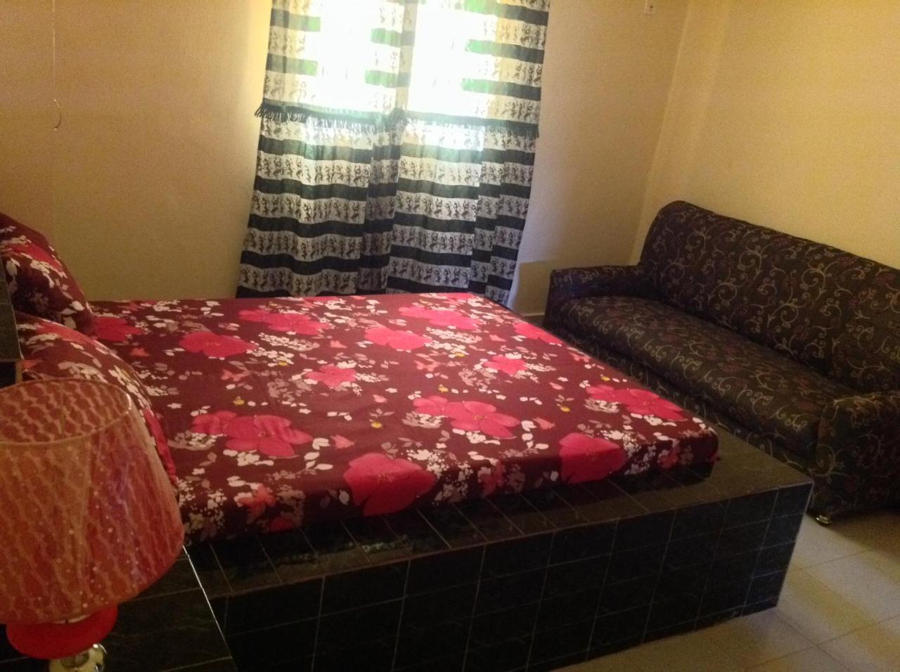 Chez Mimi Apartment Toubab Dialao Bagian luar foto