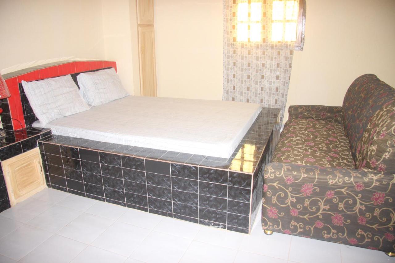 Chez Mimi Apartment Toubab Dialao Bagian luar foto